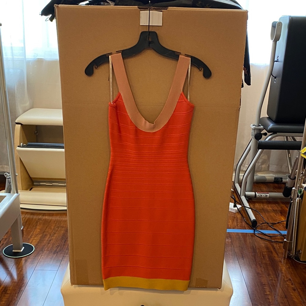 Sleeveless Coral Bodycon Dress with Contrast Trim